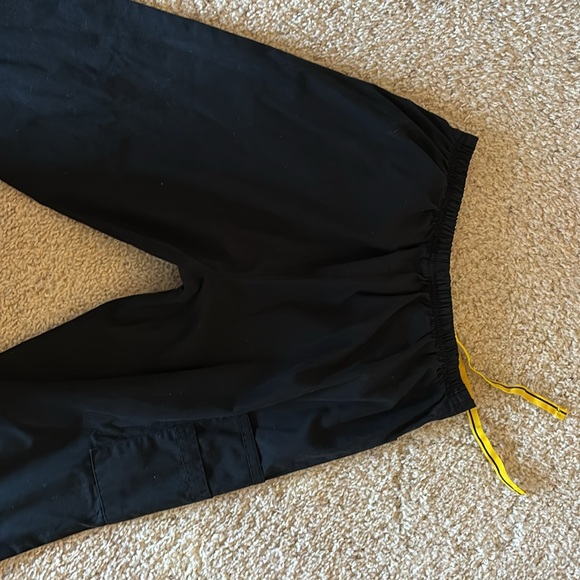 Wonder wink scrub pants, black, size medium. - Picture 5 of 5